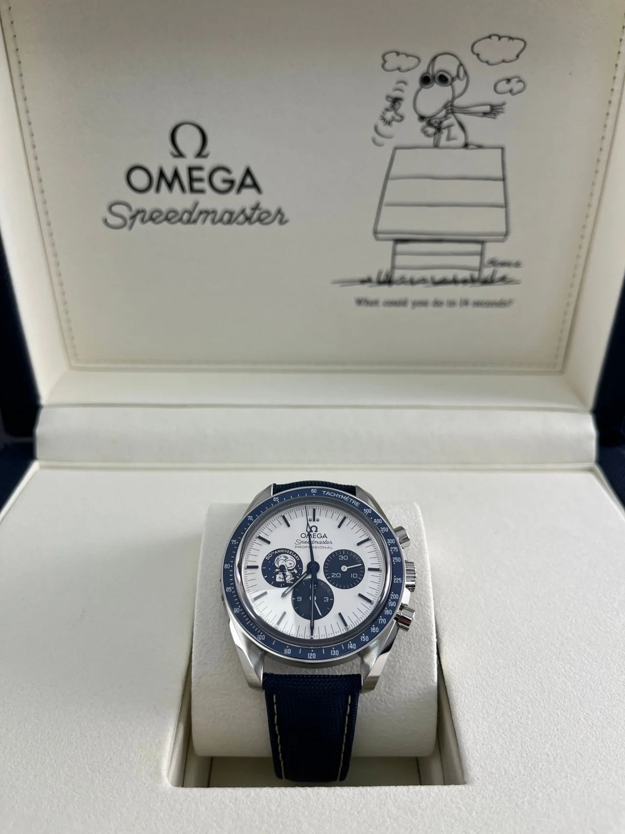 Omega Speedmaster 'Silver Snoopy Award' 310.32.42.50.02.0012